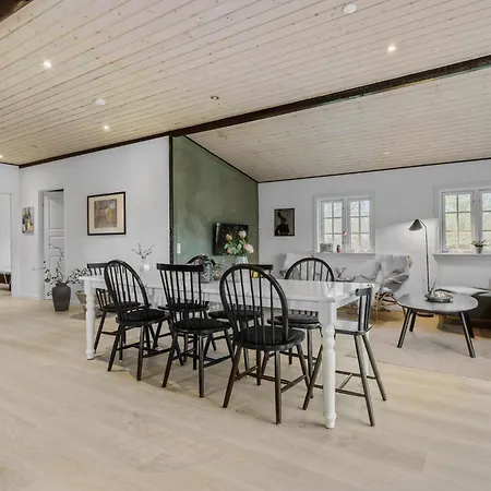Holiday home 3 Bedroom Amazing In