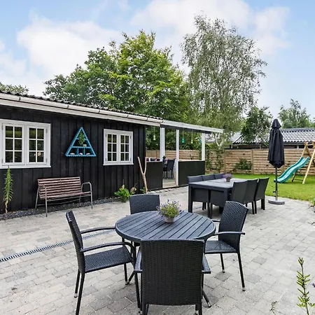 3 Bedroom Amazing In Holiday home *
