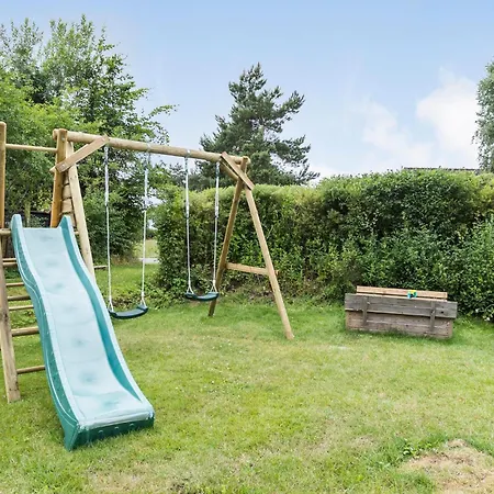 3 Bedroom Amazing In Holiday home